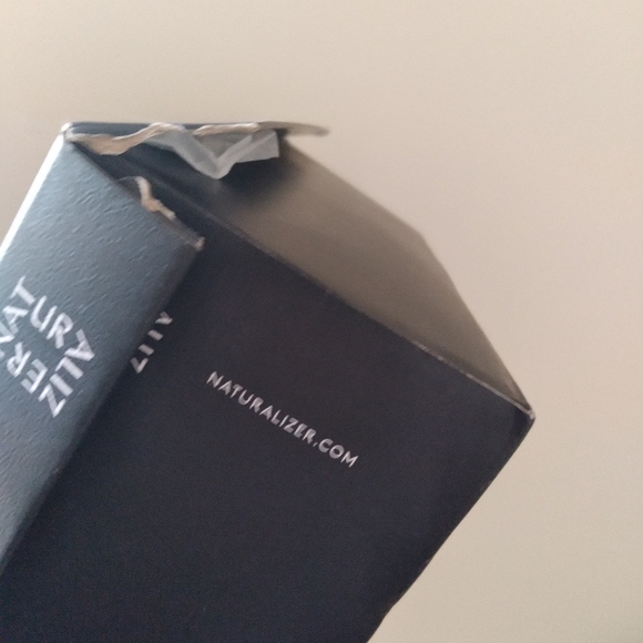 Naturalizer Morrison leather fashion white sneakers, 10 wide, good condition - Picture 14 of 16